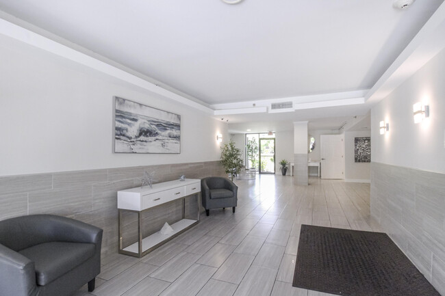 Building Photo - 955 Egret Cir