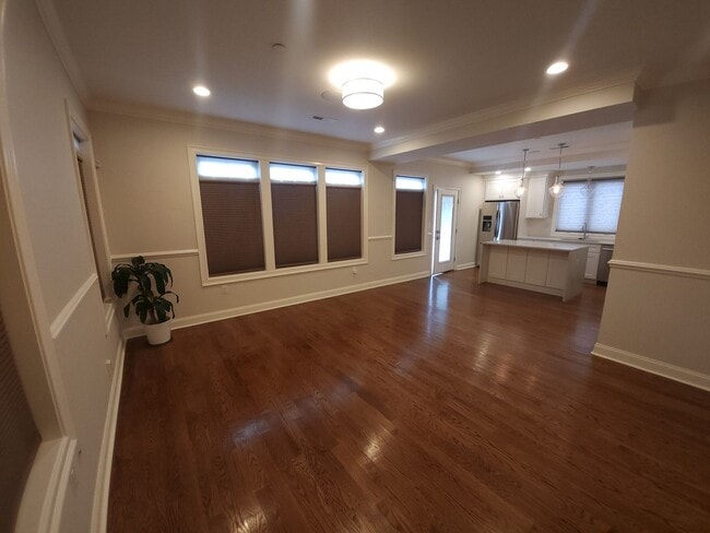 Building Photo - Stunning and Spacious Top Floor 2 Bd 2 Bath in Jamaica Plain with Parking.