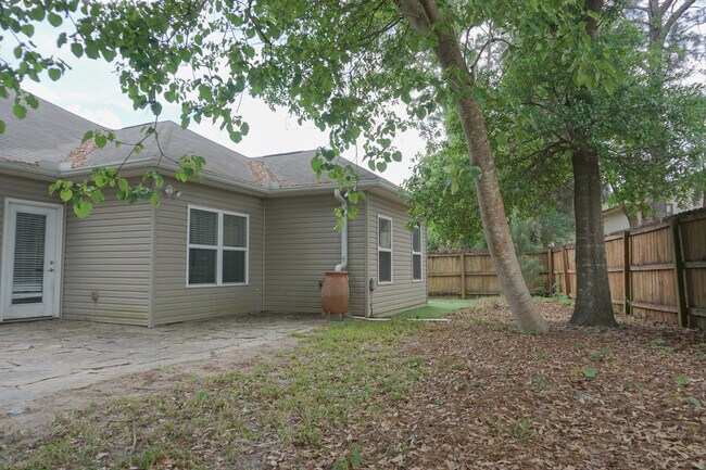 Building Photo - 212 Ladue Ave