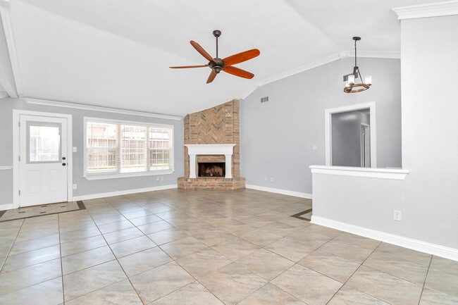 Building Photo - 13406 Splintered Oak Dr