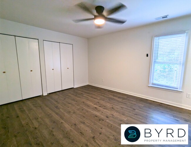 Building Photo - 5006 Glen Tara Dr