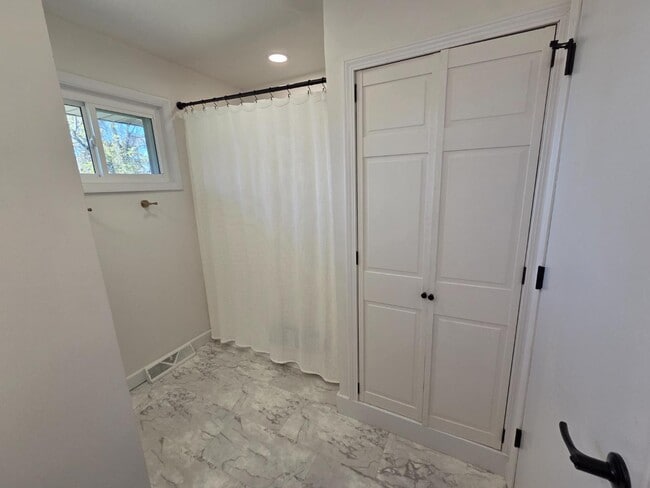 Building Photo - 100 9th Ave