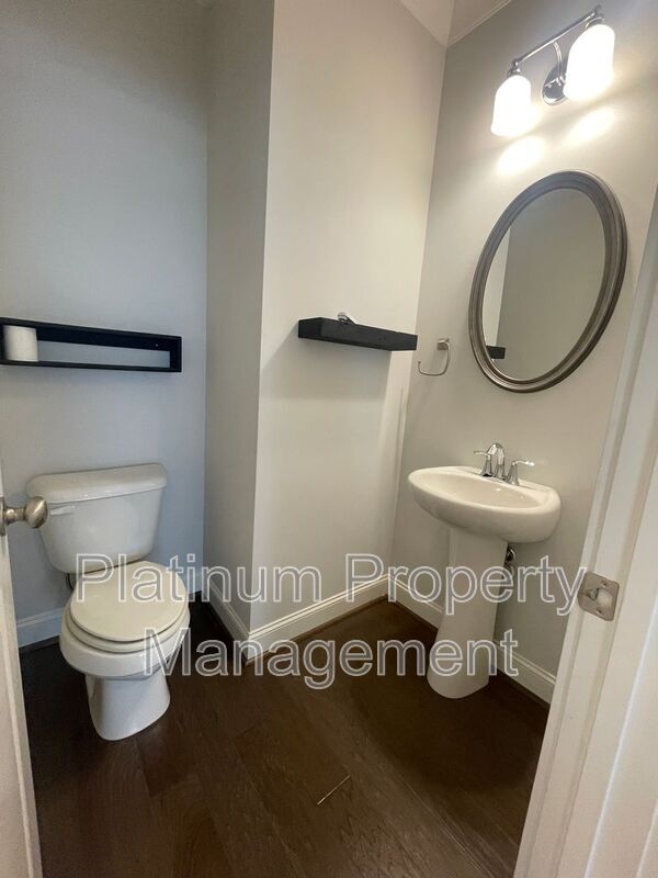 Building Photo - 2312 Echelon Ln
