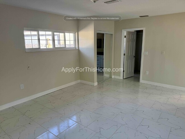 Building Photo - Single Family Home - Remodeled