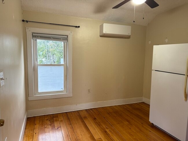 Building Photo - 204 Jepson St