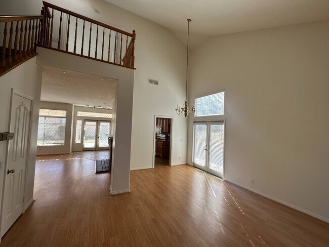 Building Photo - 549 Timberwood Ave