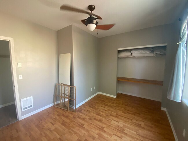 Building Photo - Single level home located in Redmond!  RV ...