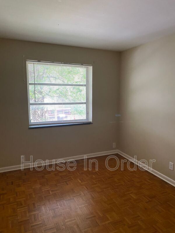 Building Photo - 30 Edgemont Rd