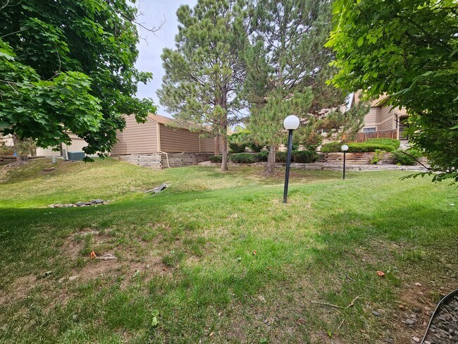 Building Photo - Aurora Highlands 3 Bed 2 1/2 Bath House w/...
