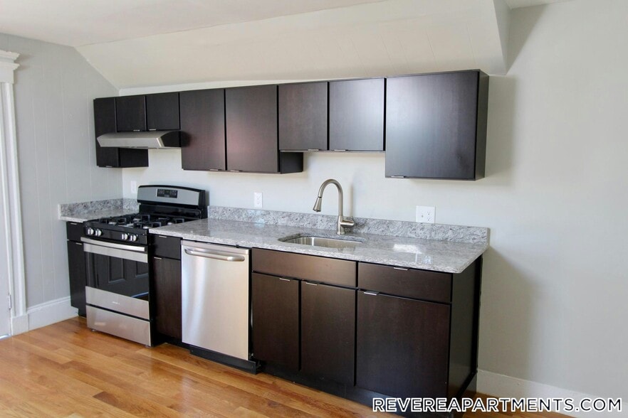 Building Photo - 508 Revere St