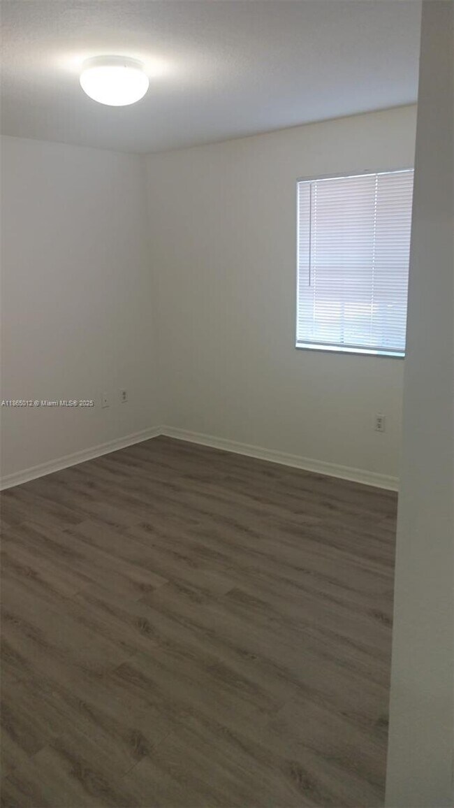 Building Photo - 6042 SW 19th Ct