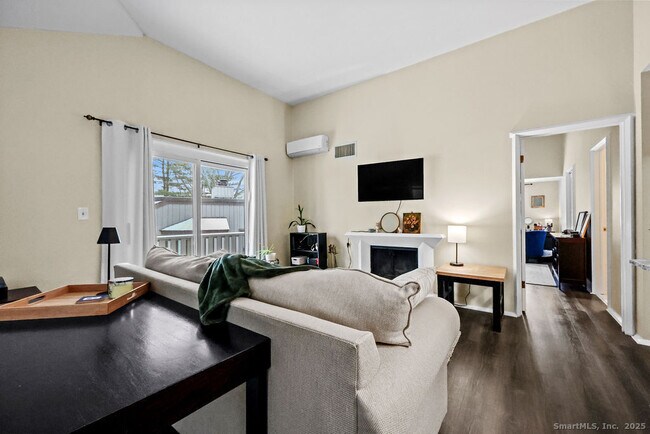 Building Photo - 9 Talcott Ridge Rd