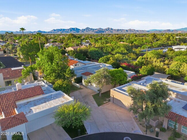 Building Photo - 7352 E Valley Vista Dr