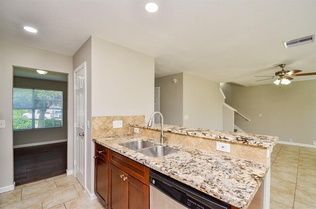 Building Photo - 718 Pine Lodge Dr