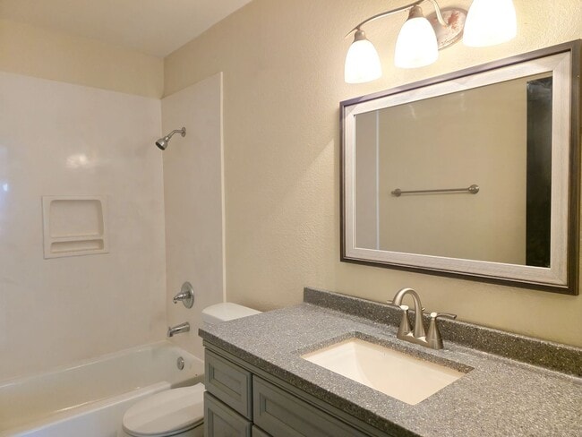 Building Photo - Chapel Road Area Duplex