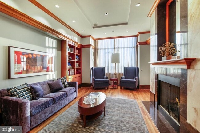 Building Photo - 400 S Broad St