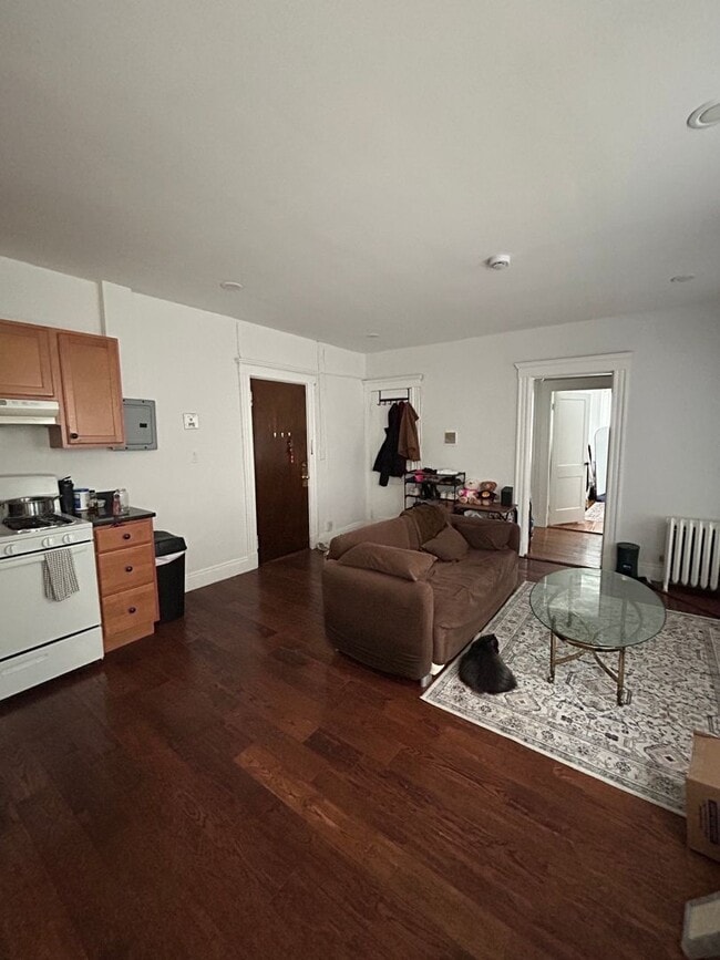 Building Photo - Don't miss out on this amazing deal!