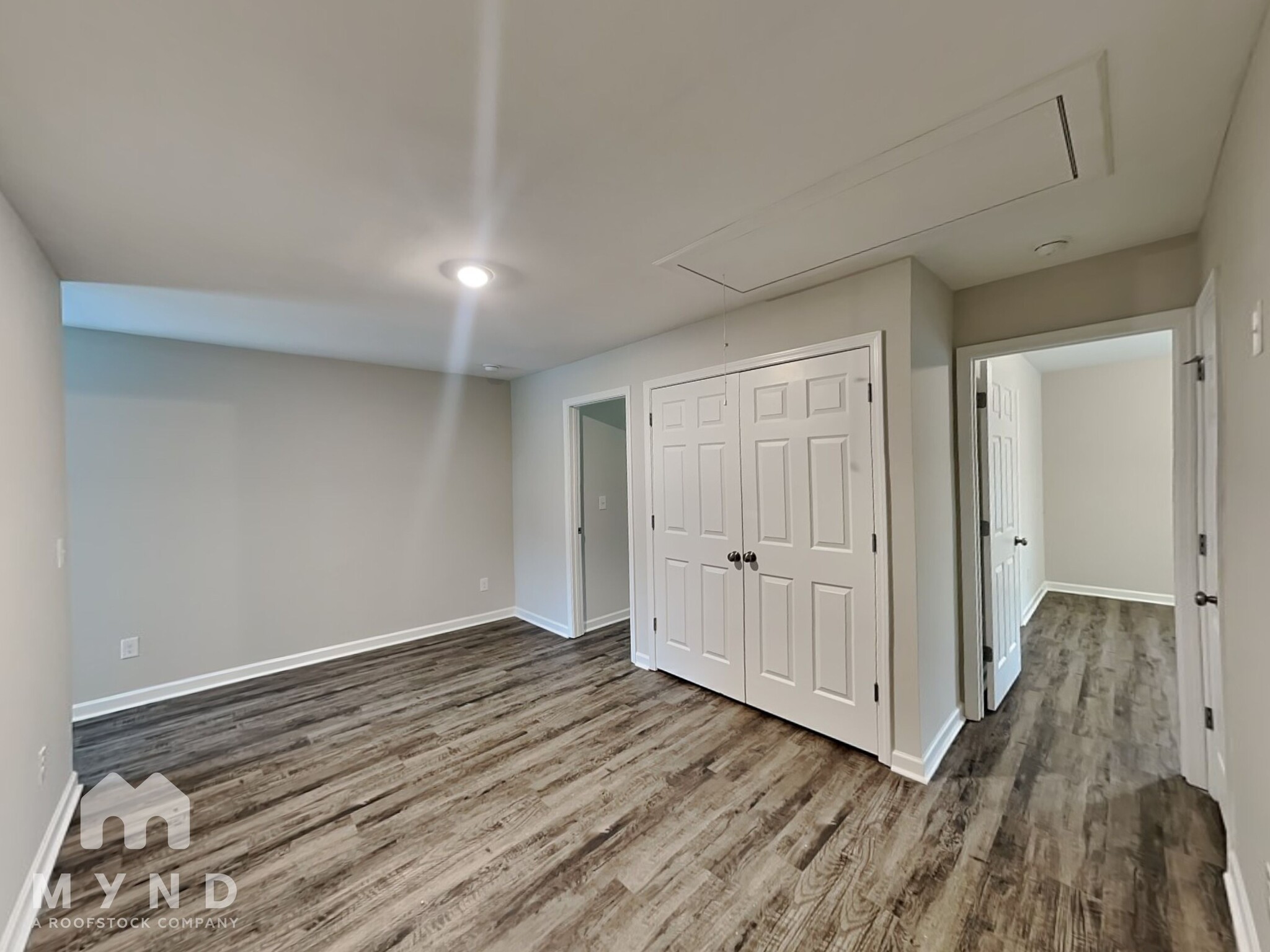Building Photo - 460 Americana Dr