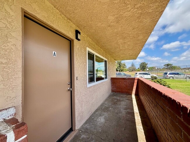 Building Photo - 920 W Cedar Ct