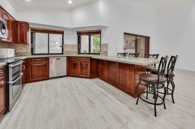 Building Photo - 7619 Silver Woods Ct