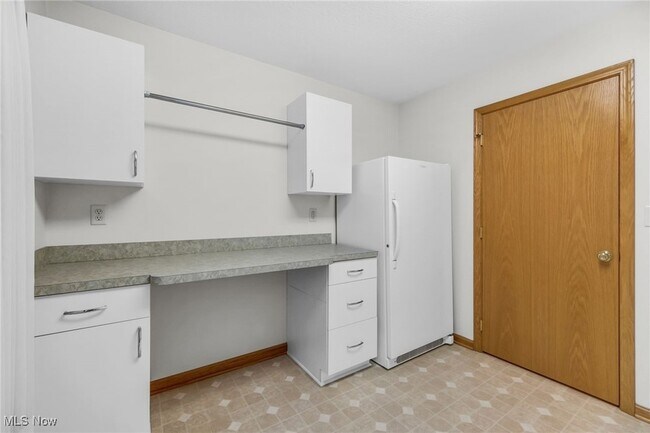 Building Photo - 2366 Stony Hill Rd