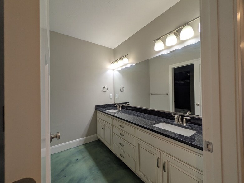Building Photo - 5317 Wild Dunes Ln