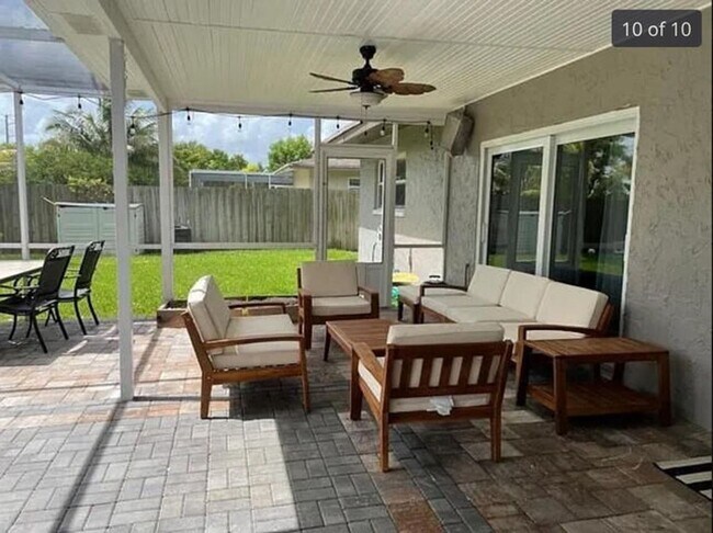 Building Photo - 208 Sandpiper Ave