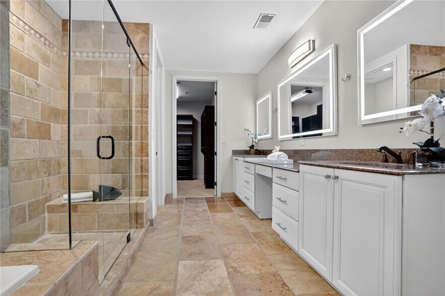 Building Photo - 2233 Peachtree Rd