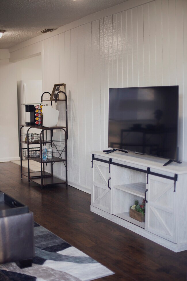 Roku TV - 3333 Frances Ave