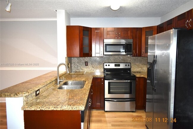 Building Photo - 2908 Edgehill Ln
