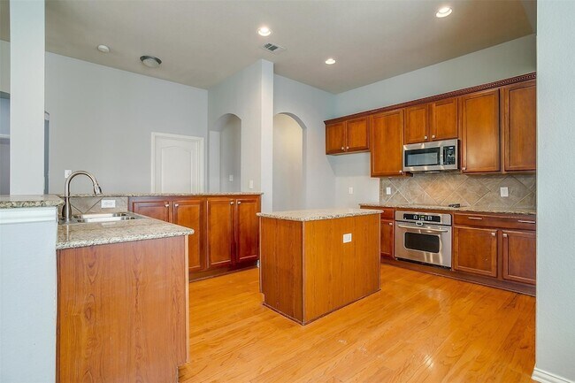 Building Photo - 1721 Castle Creek Dr