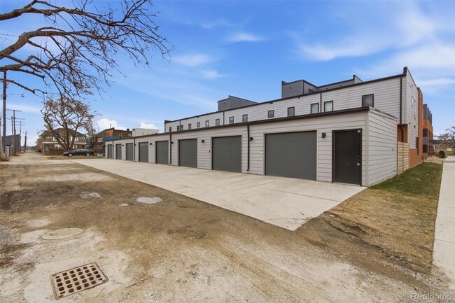 Building Photo - 2744 Harrison St