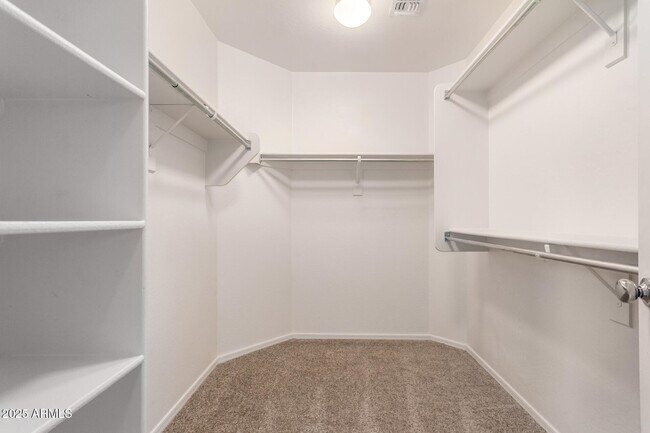 Building Photo - 2258 S Ponderosa Dr