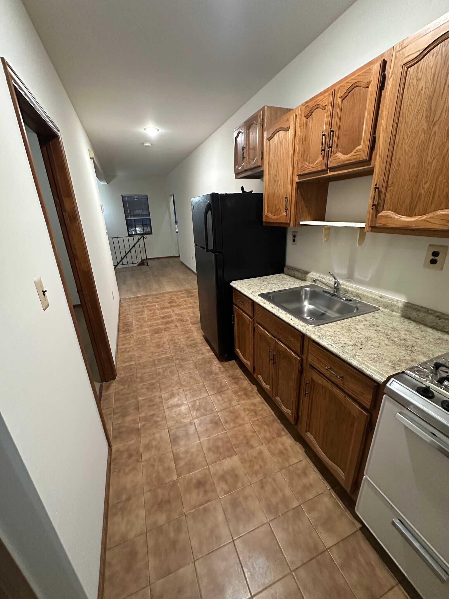 Building Photo - 1747 E 2nd St