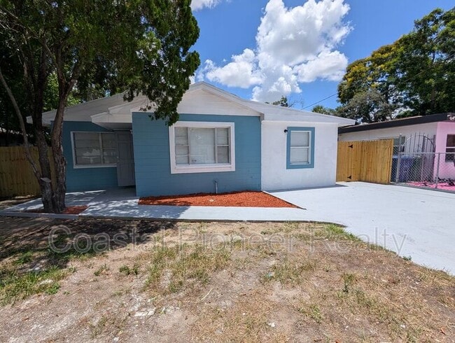 Building Photo - 3721 N Whittier St