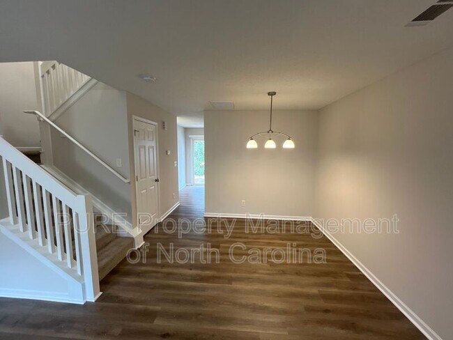 Building Photo - 5285 Ficus Tree Ln