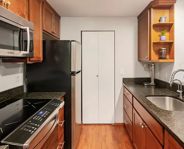 Kitchen - 2244 13th Ave W