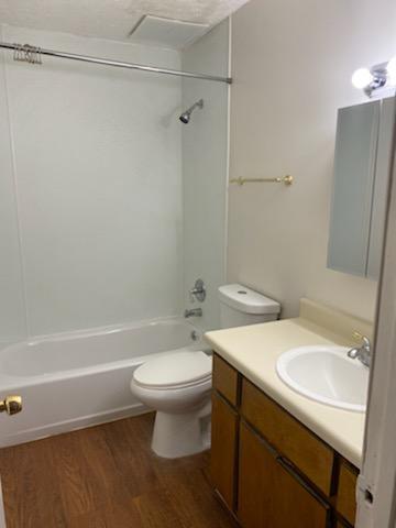 Building Photo - 1548 Hamilton Dr