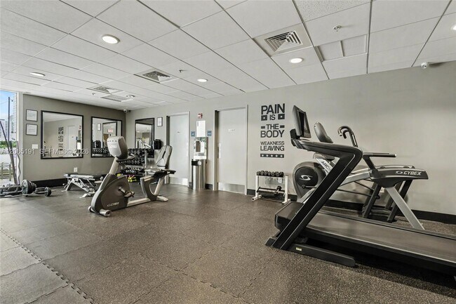 Building Photo - 2275 Biscayne Blvd