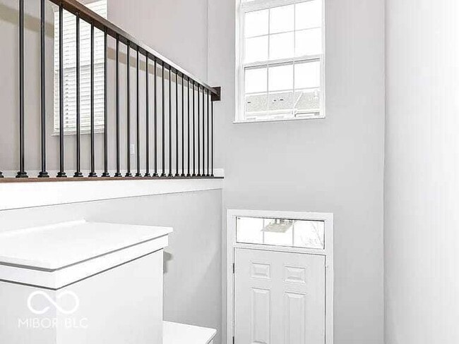 Building Photo - 6886 Sunstone Pl