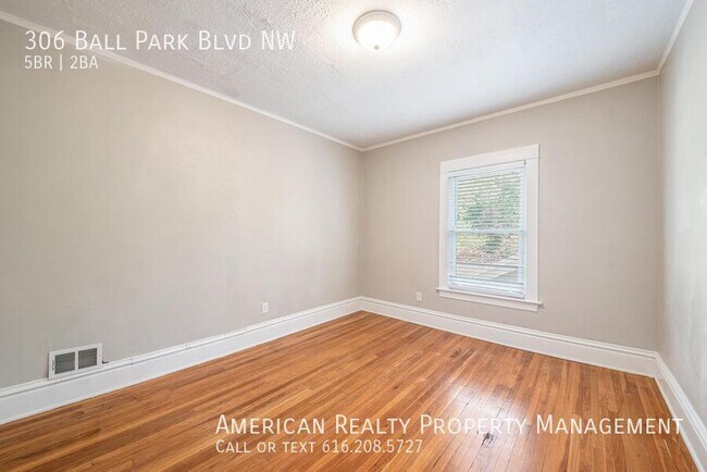 Building Photo - 306 Ball Park Blvd NW