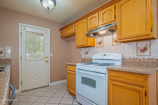 Building Photo - 11621 Maquitico Ct