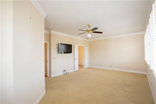 Building Photo - 105 Strachan Ln