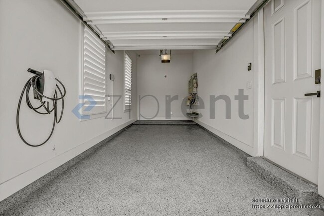 Building Photo - 144 Arbolado Lp