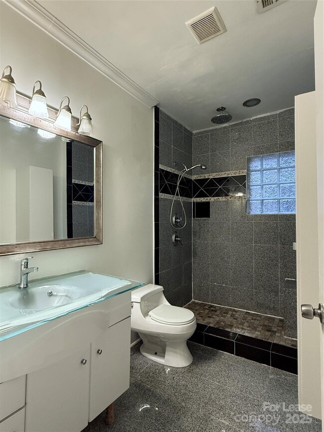 Building Photo - 424 Woodvale Pl