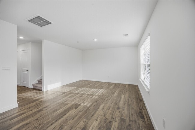 Building Photo - 7740 Belhaven Ln