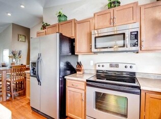Building Photo - Beautiful Home for Rent in The Meadows