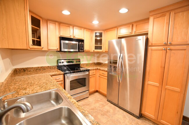 Building Photo - Rancho Bernardo condo| Villa Taviana | Poway School District|