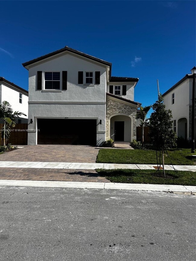 Building Photo - 2651 SE 24th Dr