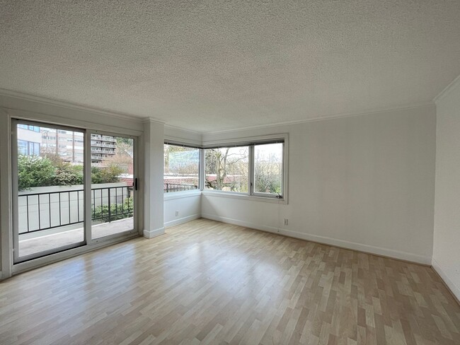 Building Photo - 2Bed 2Bath Condo in Goose Hollow - Garage ...